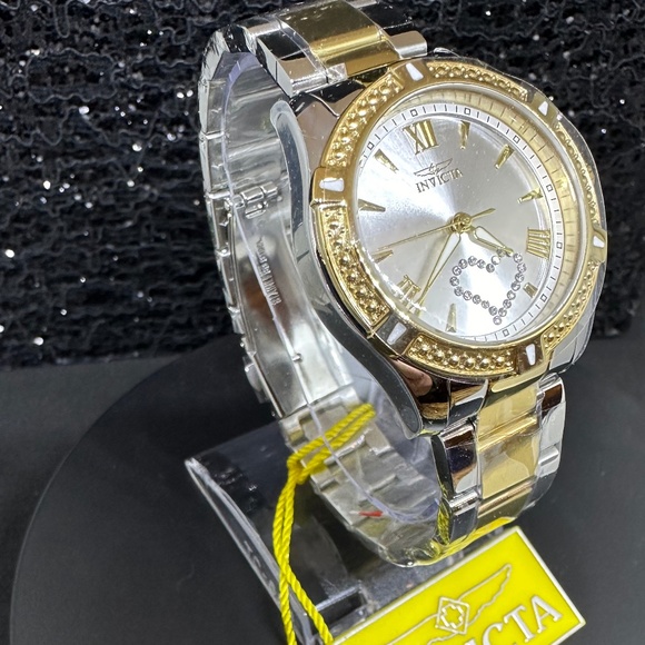 Women's (NWT) Two-Toned Bulova Watch with Crystal Heart on Face and Gold Bezel - Picture 4 of 6